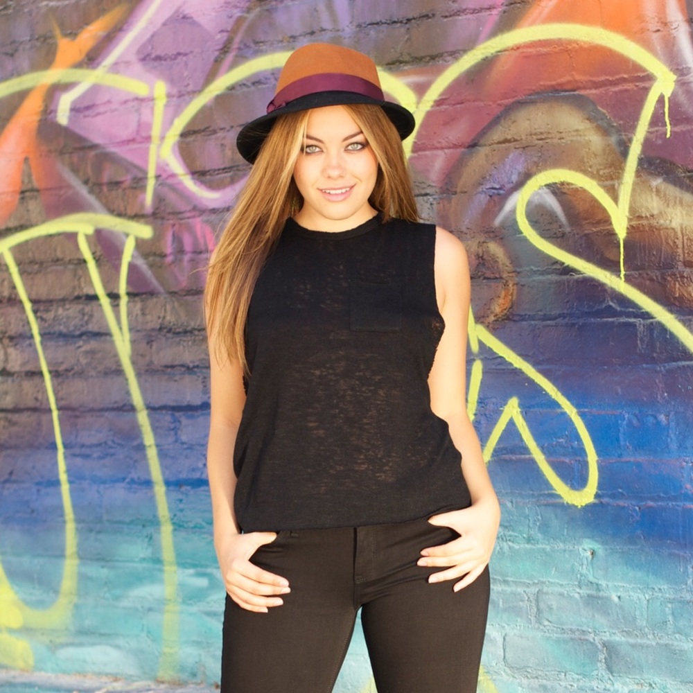 Black Muscle Tee